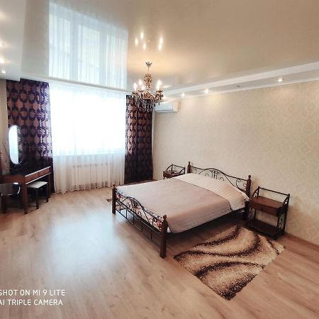 Panoramic View Lux Apartment On Metro Osokorky Kiev Exterior photo