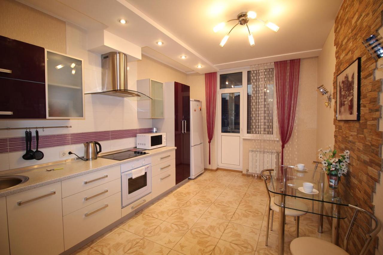Panoramic View Lux Apartment On Metro Osokorky Kiev Exterior photo
